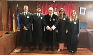 De izquierda a derecha, Ibai Yerro Arribillaga, Pedro Doria Seviné, Joaquín Galve, Paula López Jiménez y Ainara Vega Valencia